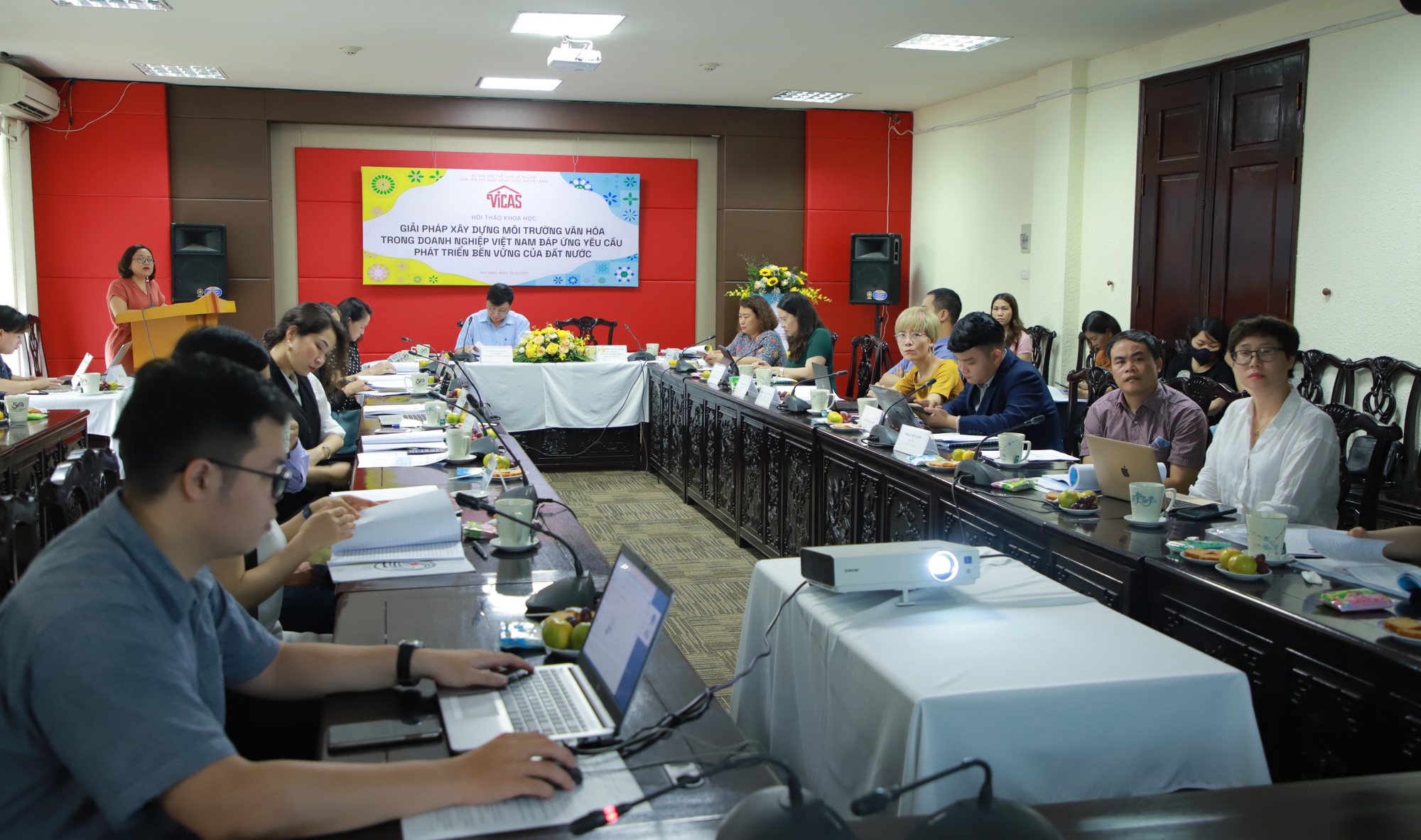 Xây dựng môi trường văn hóa tạo động lực và sức mạnh nội sinh để doanh nghiệp Việt Nam vượt khó - Ảnh 2.