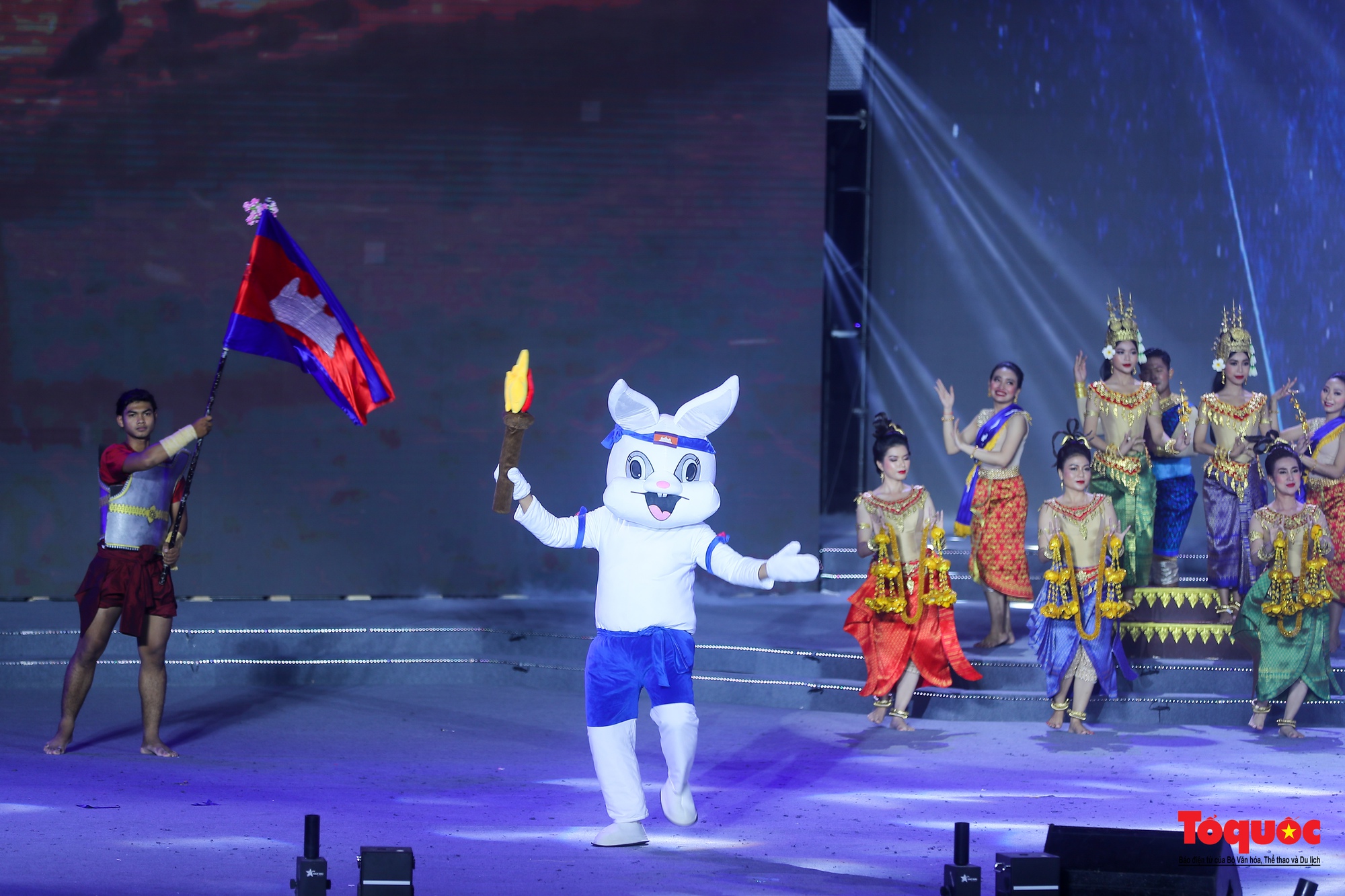 Lễ bế mạc SEA Games 31: Ngập tràn âm nhạc và màu sắc văn hóa - Lời chào tạm biệt từ Việt Nam - Ảnh 21.
