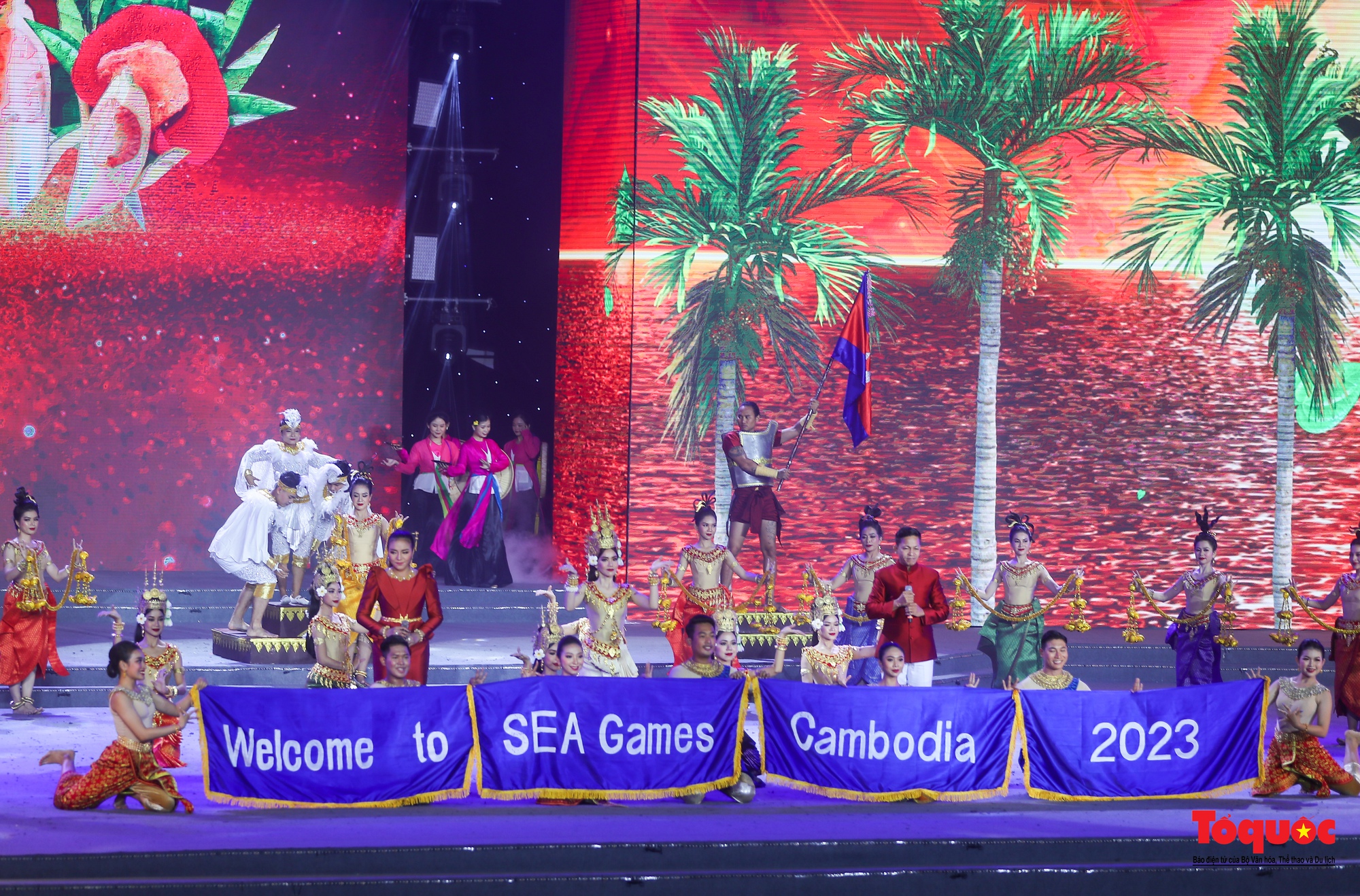 Lễ bế mạc SEA Games 31: Ngập tràn âm nhạc và màu sắc văn hóa - Lời chào tạm biệt từ Việt Nam - Ảnh 28.