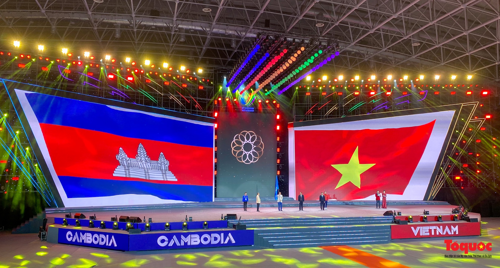 Lễ bế mạc SEA Games 31: Ngập tràn âm nhạc và màu sắc văn hóa - Lời chào tạm biệt từ Việt Nam - Ảnh 14.