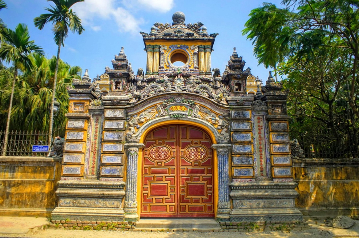 Nghề khảm sành sứ - Nghệ thuật từ mảnh vỡ ghi dấu ấn trường tồn lên những công trình trăm tuổi đặc trưng xứ Huế - Ảnh 14.