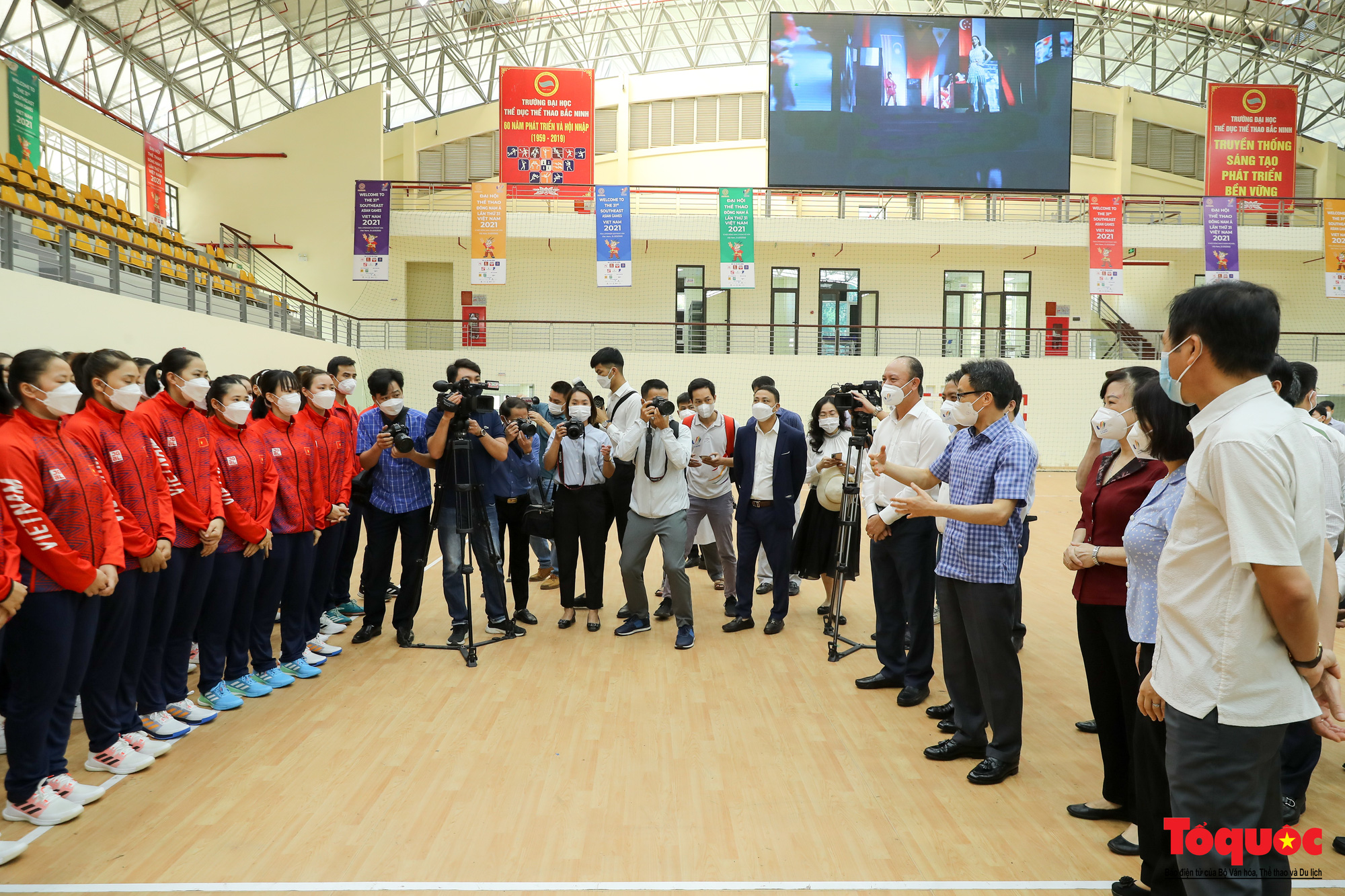 Phó Thủ tướng Vũ Đức Đam kiểm tra công tác chuẩn bị cho SEA Games 31 tại Bắc Ninh - Ảnh 6.