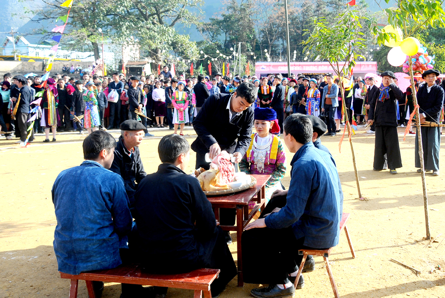 Hà Giang: Đưa văn hóa trở thành nguồn lực nội sinh - Ảnh 2.