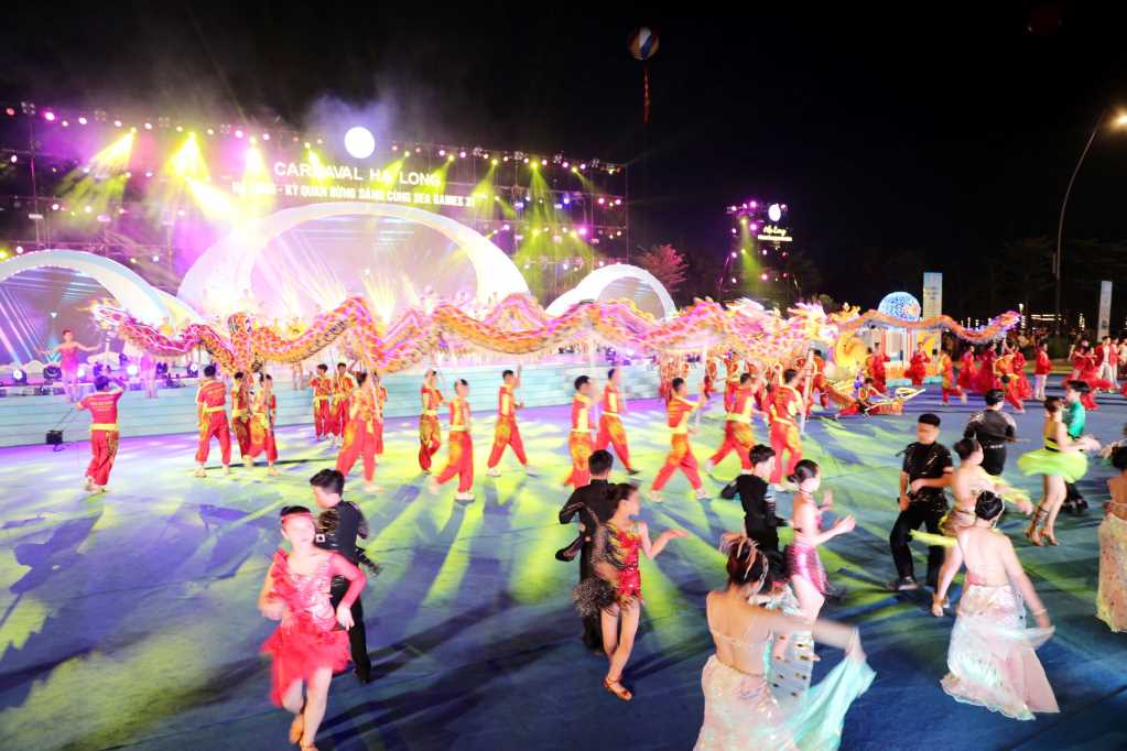 Quảng Ninh đón gần 340.000 lượt khách du lịch trong đợt nghỉ lễ 30/4-1/5 - Ảnh 2.