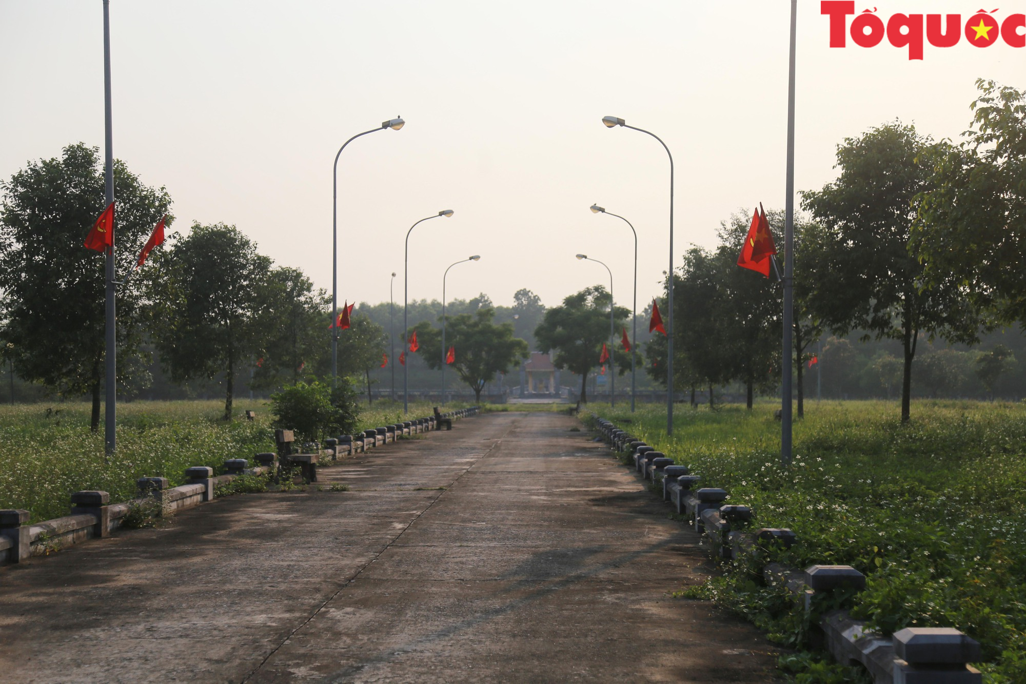 Quảng Bình: Nghiên cứu tôn tạo và mở rộng khu lăng mộ Lễ Thành hầu Nguyễn Hữu Cảnh - Ảnh 5.