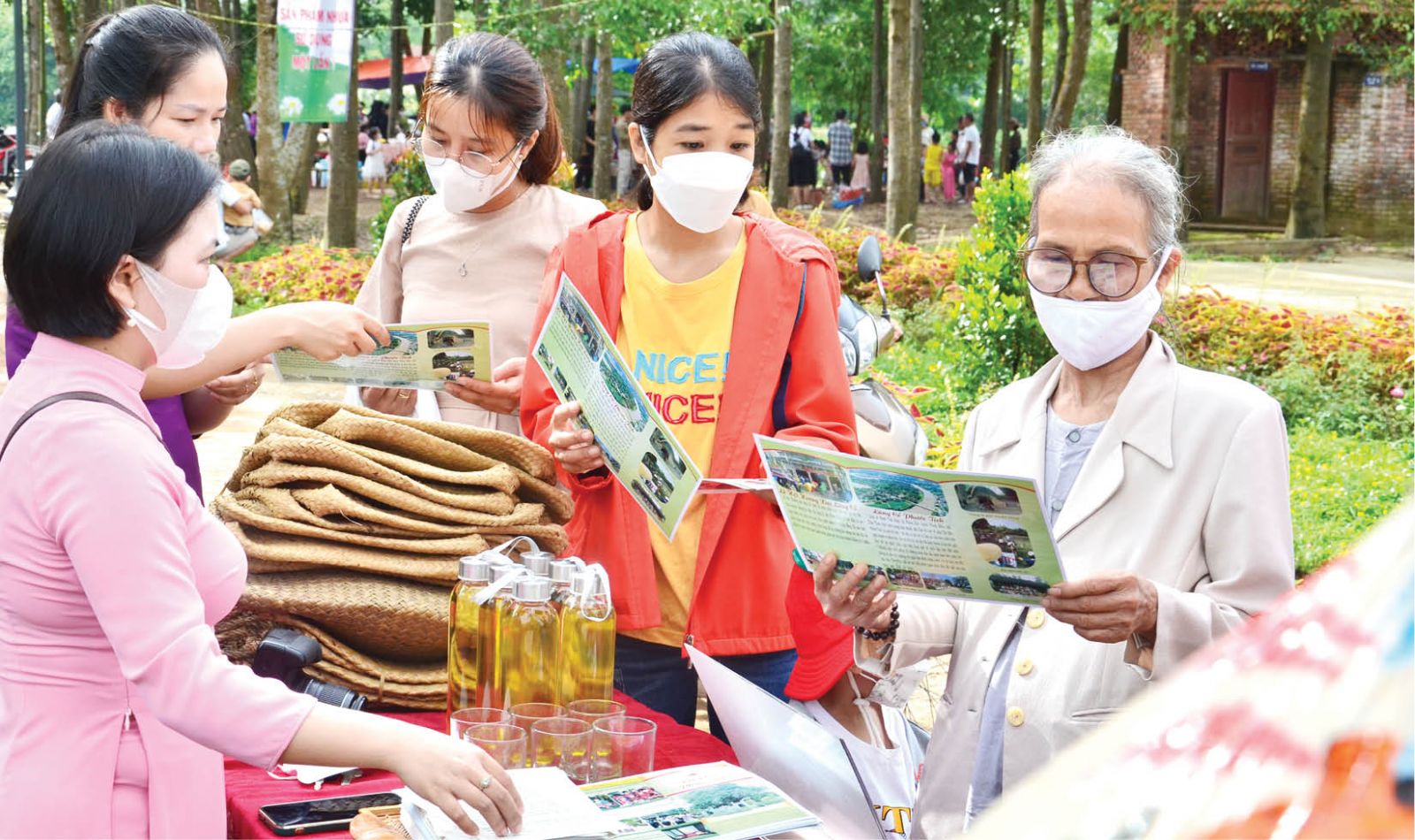 Thừa Thiên Huế: Tạo dựng thương hiệu “Hương xưa làng cổ” cho Phước Tích - Ảnh 1.