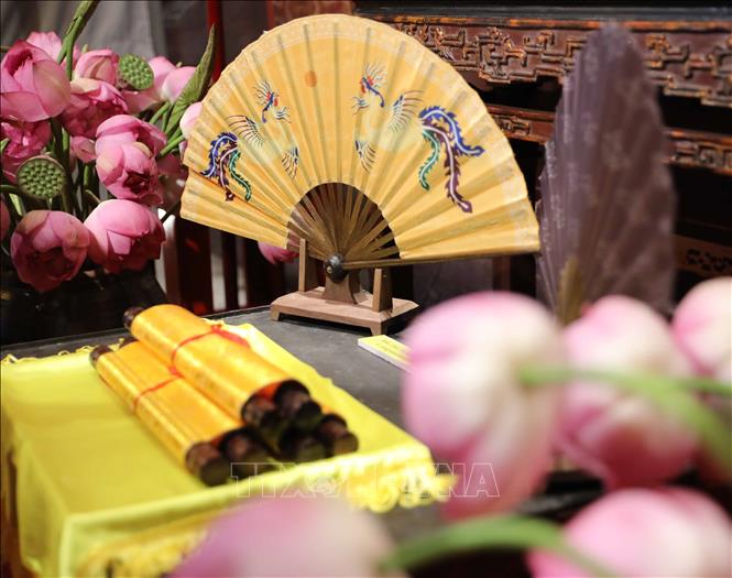 Hà Nội: Tái hiện nghi lễ ban quạt dịp Tết Đoan Ngọ tại Hoàng thành Thăng Long - Ảnh 1.