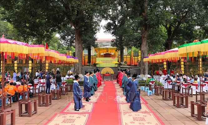 Hà Nội: Tái hiện nghi lễ ban quạt dịp Tết Đoan Ngọ tại Hoàng thành Thăng Long - Ảnh 3.
