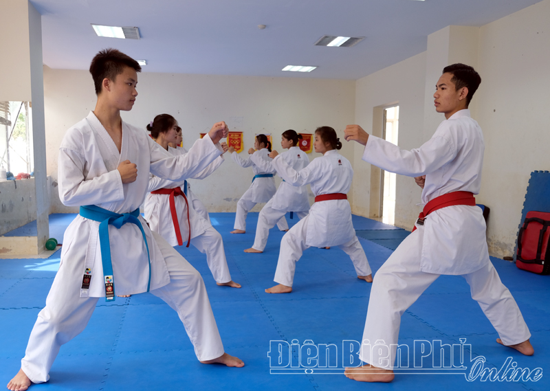 Điện Biên: Karate tiếp tục khẳng định thế mạnh của thể thao thành tích cao - Ảnh 1.