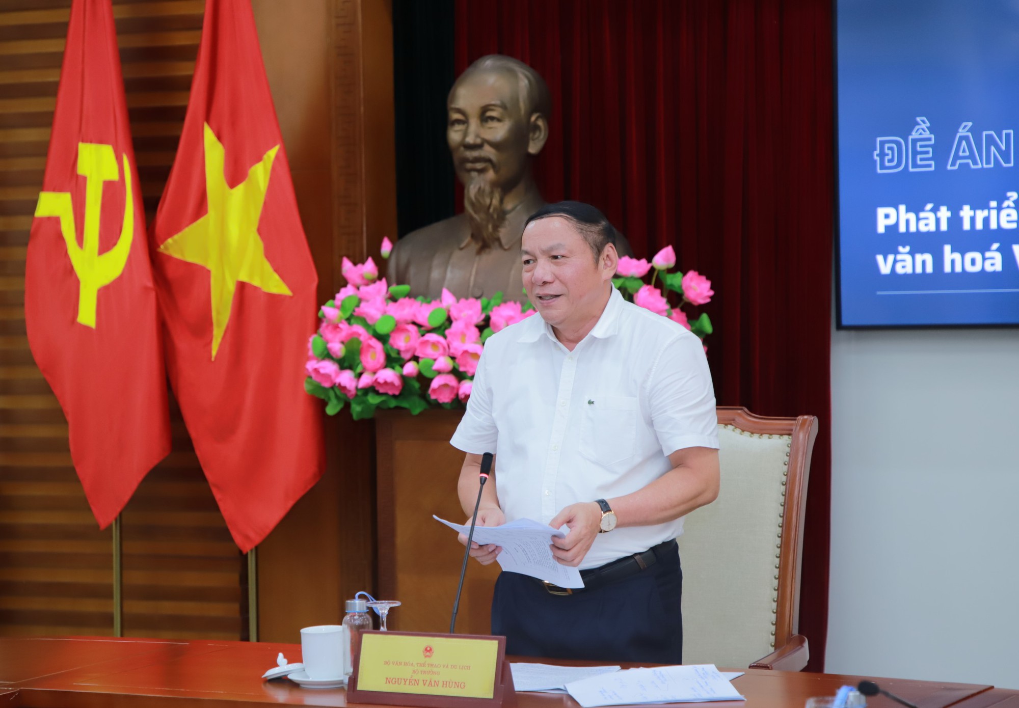 Bộ trưởng Nguyễn Văn Hùng: Xây dựng Đề án phát triển các ngành công nghiệp văn hóa Việt Nam trên quan điểm không chỉ trông chờ “bầu sữa mẹ” - Ảnh 5.
