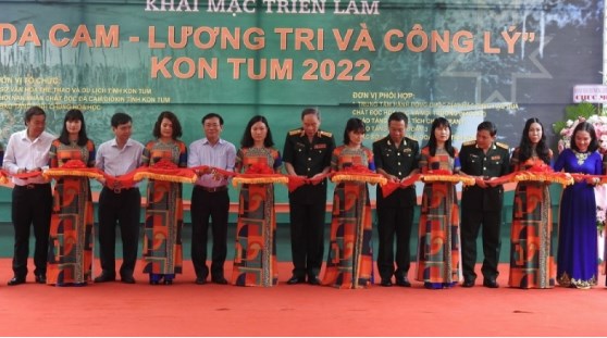 Khai mạc Triển lãm &quot;Da cam – Lương tri và công lý&quot; Kon Tum 2022 - Ảnh 1.