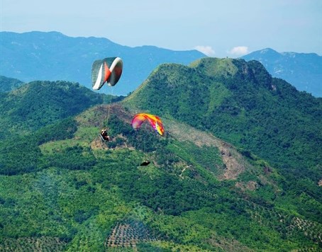 Xây dựng Lễ hội dù lượn Nha Trang thành sản phẩm du lịch thu hút du khách - Ảnh 2.