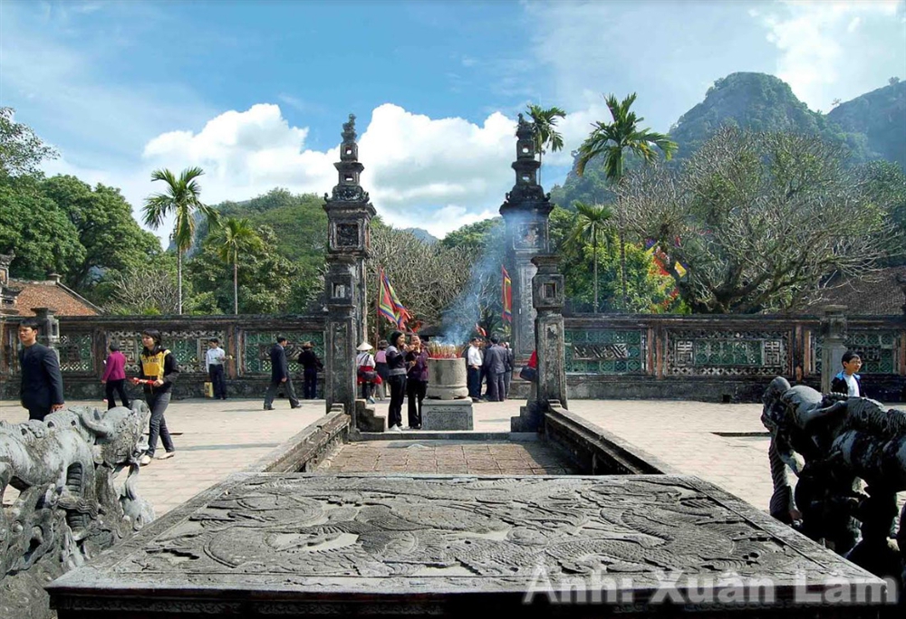 Phát triển du lịch Ninh Bình gắn với bảo tồn và phát triển bền vững văn hoá truyền thống - Ảnh 1.