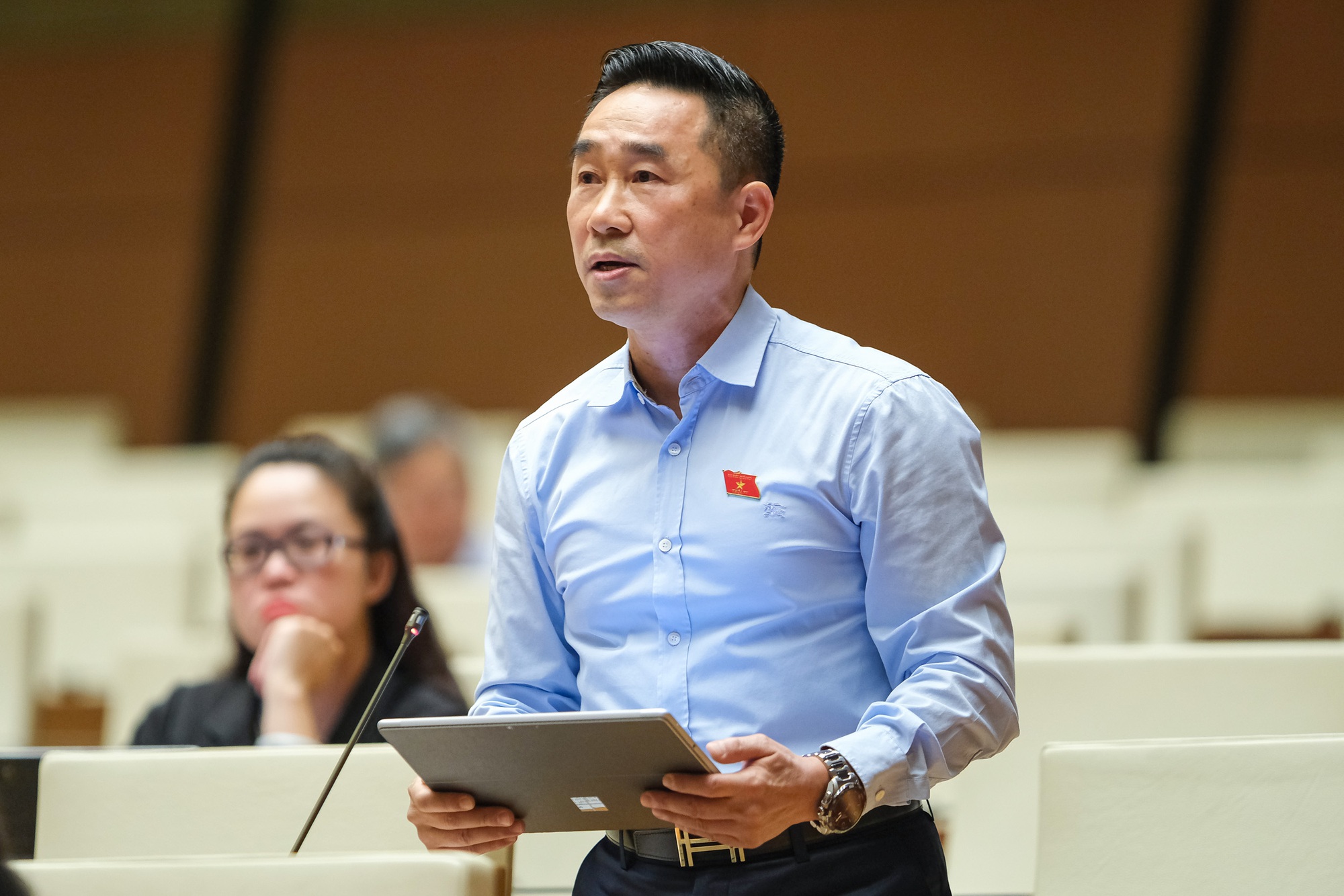 Bộ trưởng Nguyễn Văn Hùng: Làm mới sản phẩm du lịch và văn hóa để khách quốc tế quay trở lại Việt Nam - Ảnh 1.