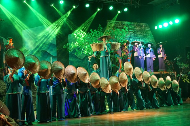 Tuần lễ nghệ thuật khai trương Nhà hát Ca múa nhạc dân gian Việt Bắc - Ảnh 2.