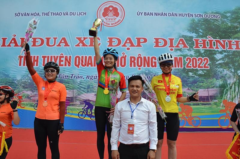 Lần đầu tiên Tuyên Quang tổ chức giải đua xe đạp địa hình mở rộng - Ảnh 2.