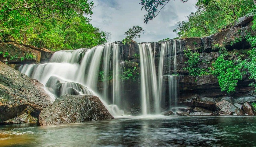 4 thác nước &quot;đẹp như tranh vẽ&quot; của Việt Nam xuất hiện trên tem bưu chính - Ảnh 5.