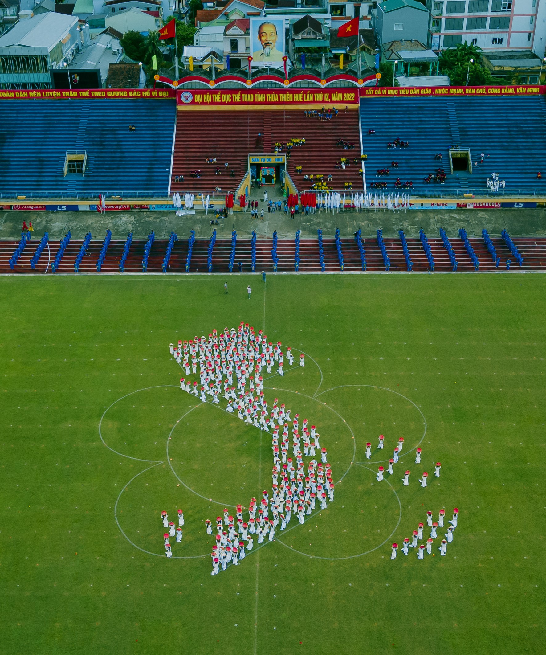 Hoàng tráng lễ Khai mạc Đại hội Thể dục Thể thao Thừa Thiên Huế lần thứ IX năm 2022 - Ảnh 15.