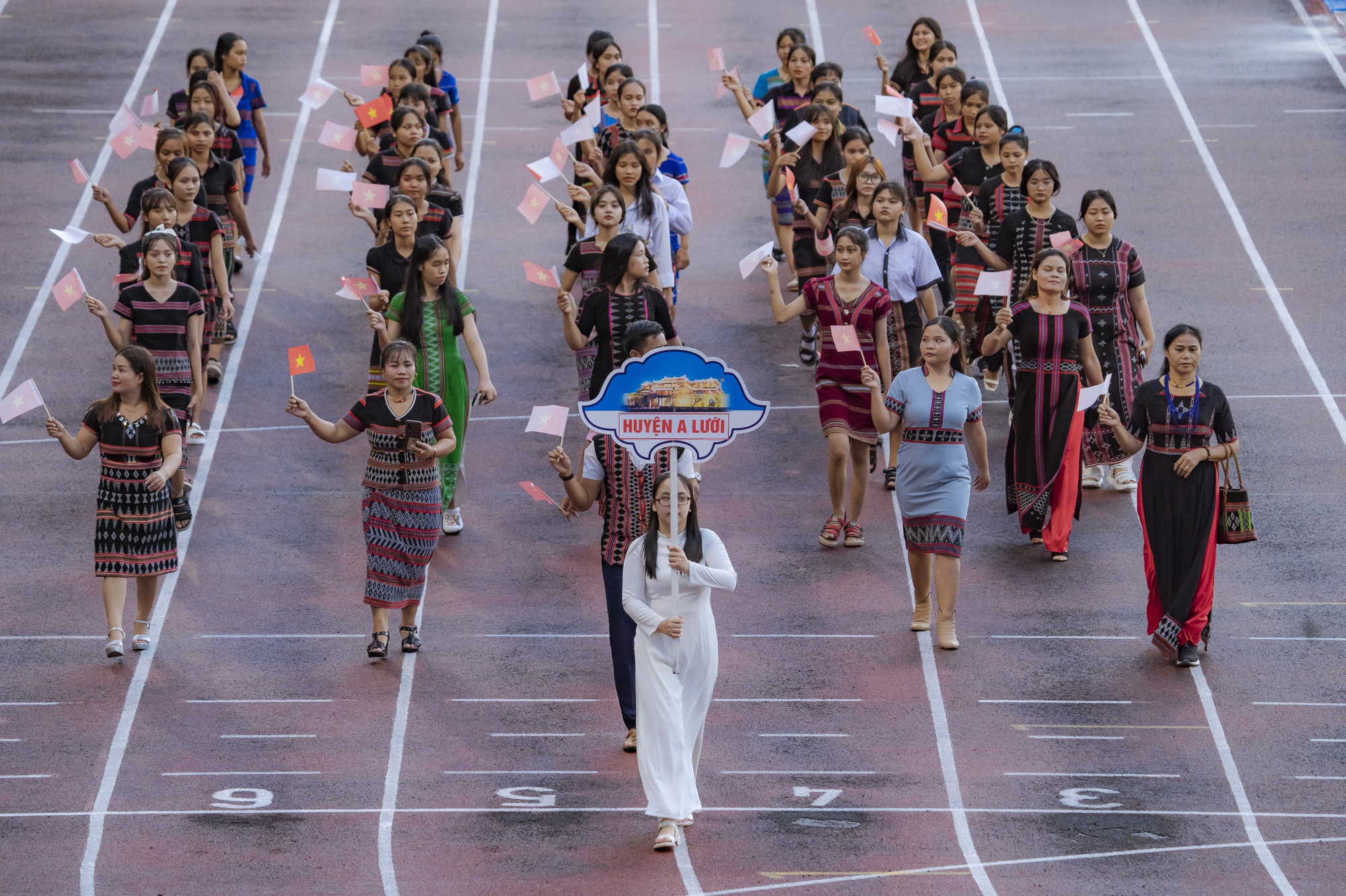 Hoàng tráng lễ Khai mạc Đại hội Thể dục Thể thao Thừa Thiên Huế lần thứ IX năm 2022 - Ảnh 12.