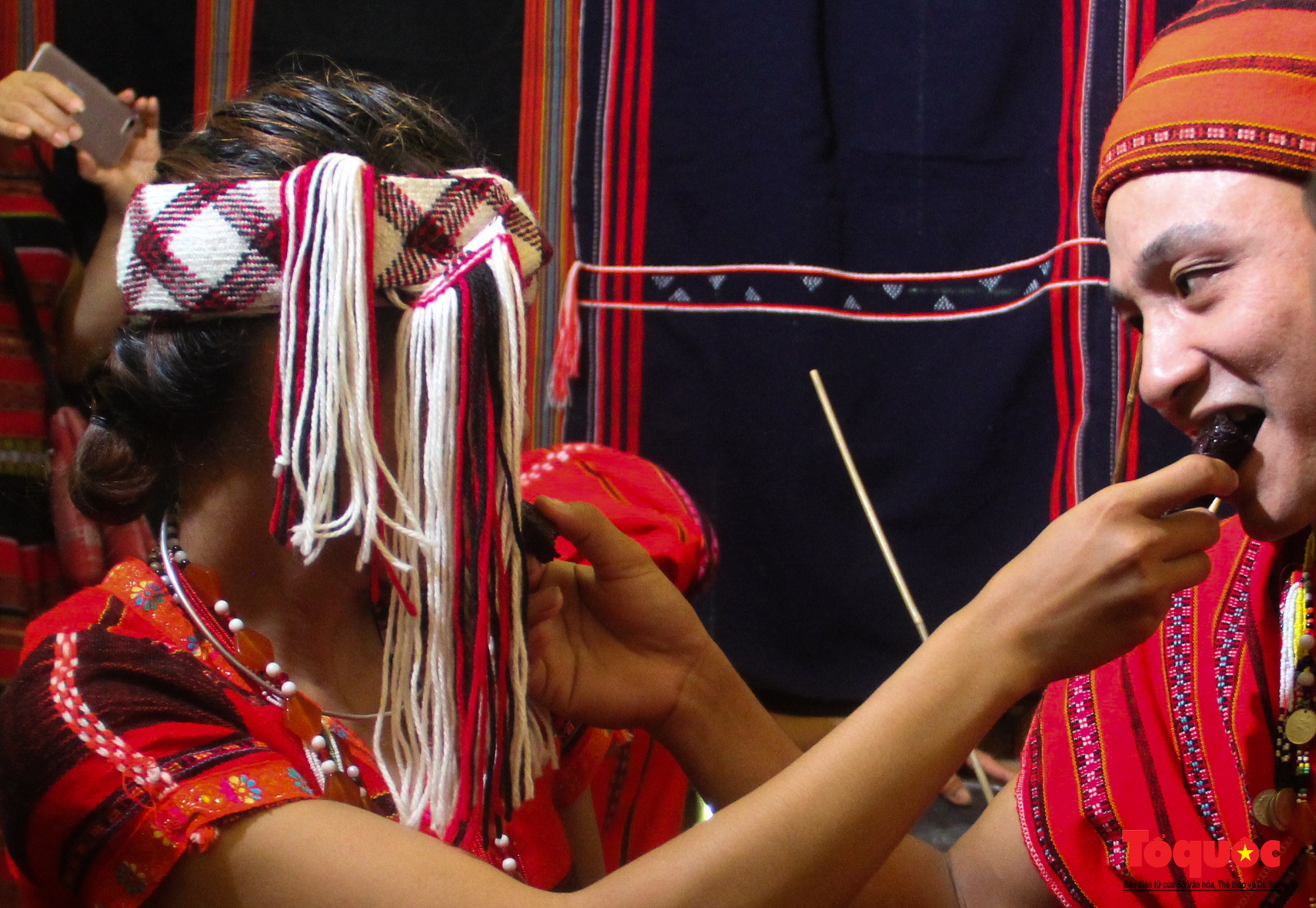 Giữ gìn nét đẹp văn hóa truyền thống trong đám cưới của người Pa Cô - Ảnh 15.