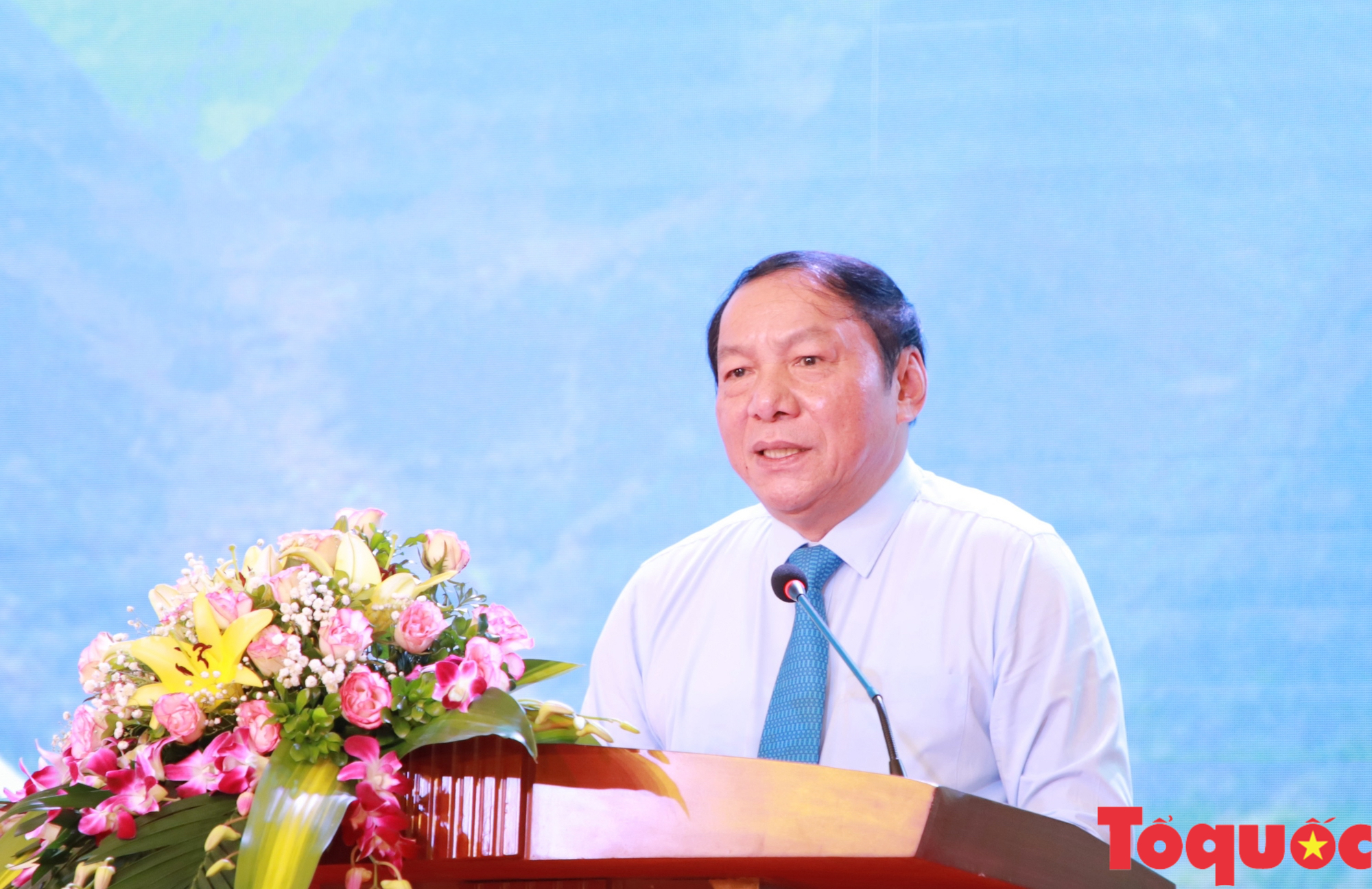 Bộ trưởng Nguyễn Văn Hùng: Tránh tình trạng các địa phương có sản phẩm du lịch na ná nhau, đi một tỉnh đã biết toàn vùng - Ảnh 1.