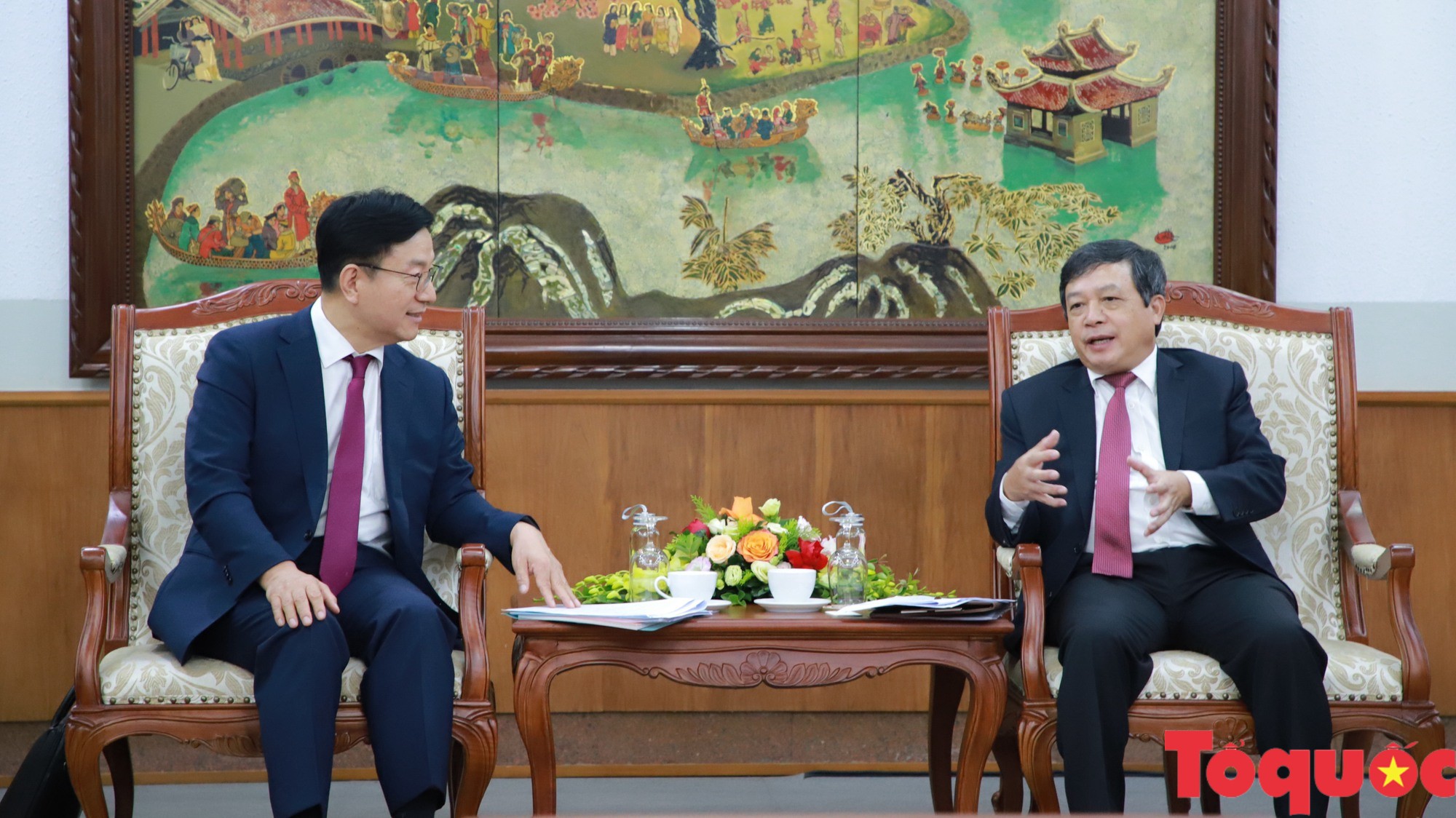 Thứ trưởng Đoàn Văn Việt làm việc với Tổng Giám đốc Korea CEO Summit - Ảnh 1.
