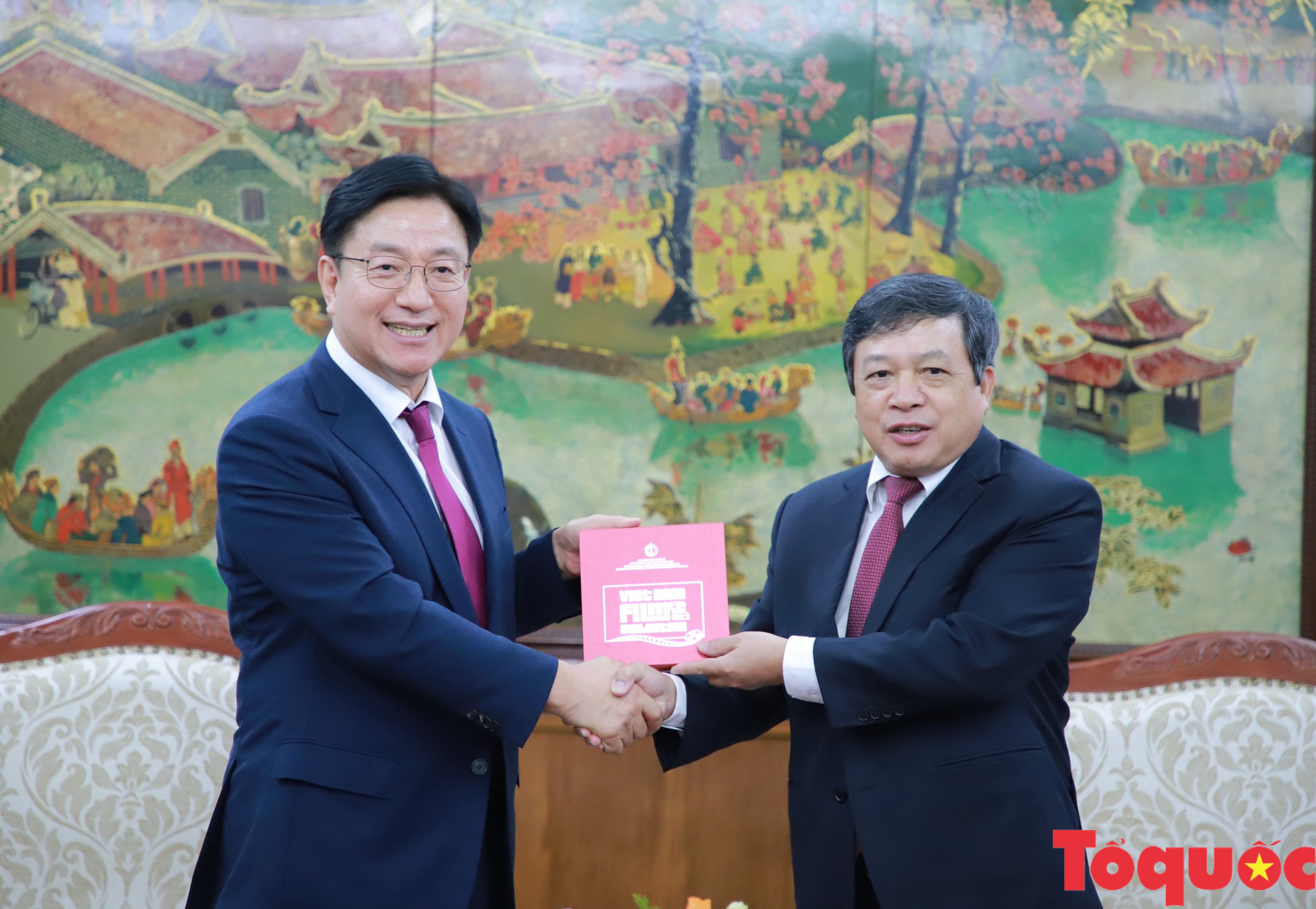 Thứ trưởng Đoàn Văn Việt làm việc với Tổng Giám đốc Korea CEO Summit - Ảnh 4.