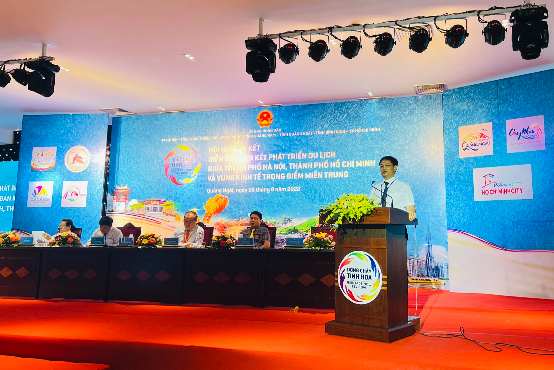 TP Hà Nội, TPHCM và Vùng kinh tế trọng điểm miền Trung liên kết phát triển du lịch - Ảnh 2.