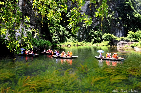 Tràng An cùng 3 di sản khác trên thế giới được UNESCO chọn để thí điểm một dự án về du lịch bền vững - Ảnh 2.