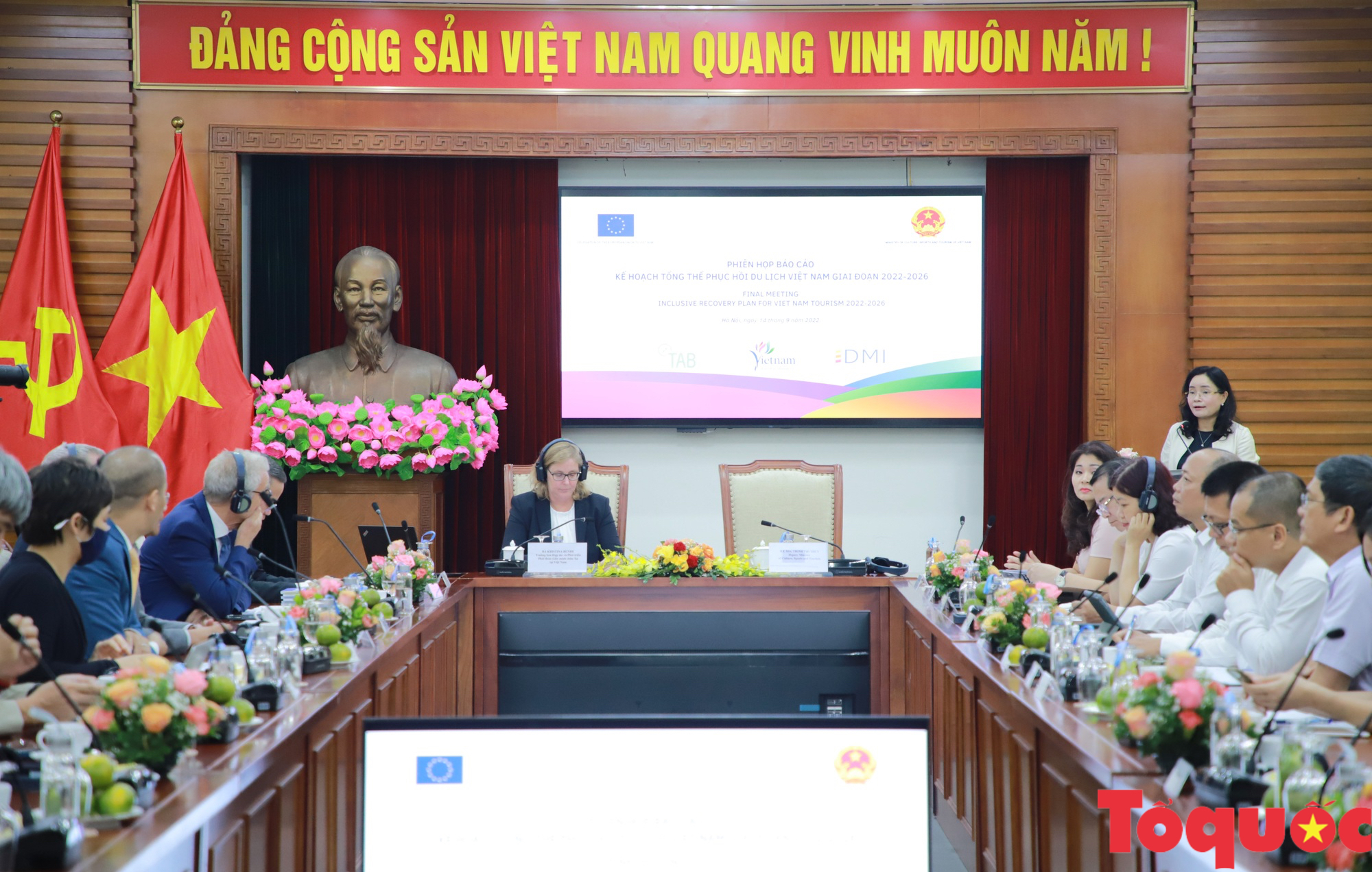 Thứ trưởng Trịnh Thị Thuỷ: Du lịch Việt Nam rất cần có những chính sách, giải pháp mạnh mẽ, đột phá, khẳng định vị thế của ngành kinh tế mũi nhọn - Ảnh 2.
