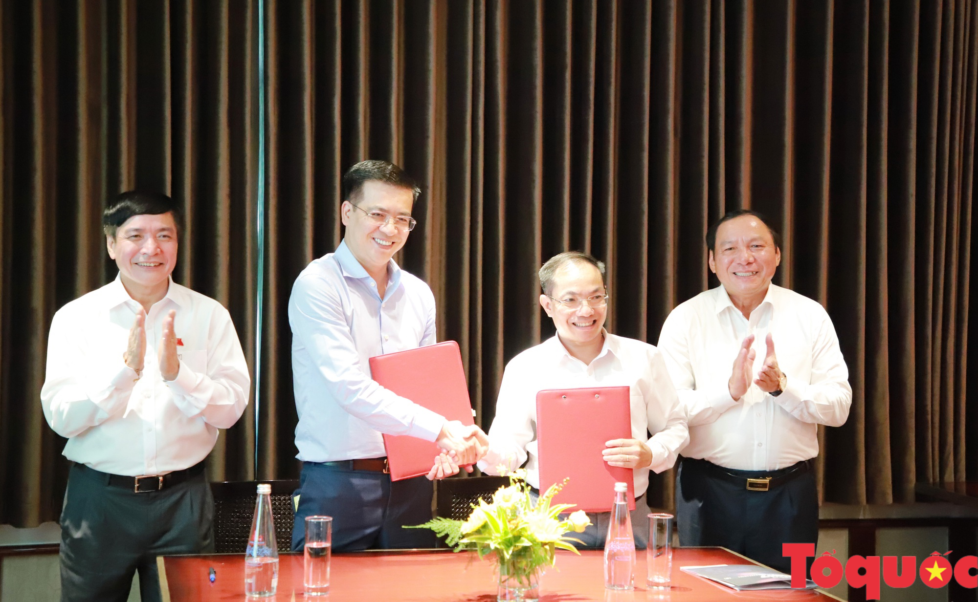 Truyền hình Quốc hội và Viện Phim Việt Nam ký kết thỏa thuận hợp tác giới thiệu, quảng bá Phim tài liệu - Ảnh 1.