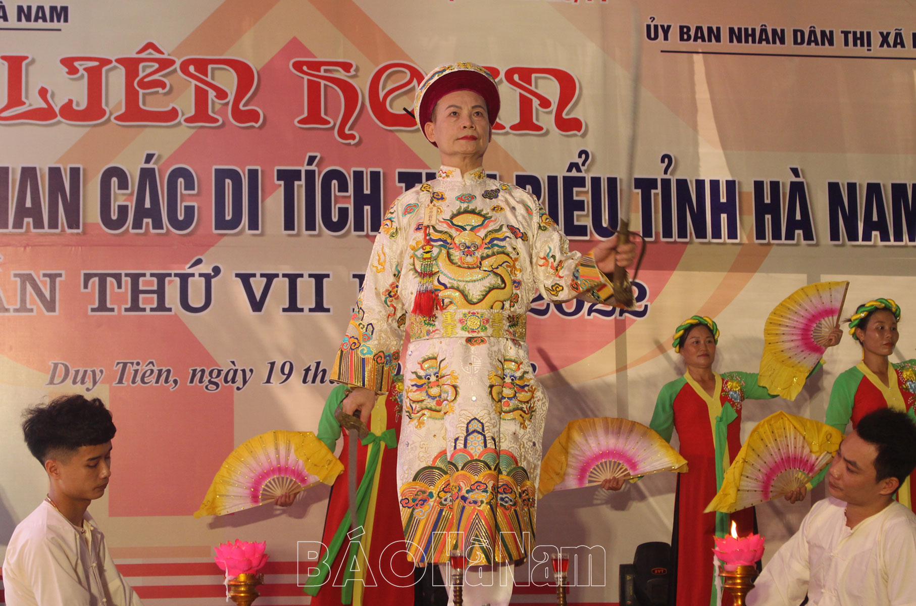 Khai mạc Liên hoan văn hóa dân gian các di tích tiêu biểu tỉnh Hà Nam, lần thứ VII - Ảnh 2.