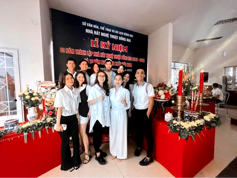  Lễ Kỷ niệm 60 năm thành lập Nhà hát Nghệ thuật Đồng Nai và 13 năm ngày Sân khấu Việt Nam - Ảnh 1.