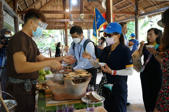 Bến Tre: Phát triển du lịch thành ngành kinh tế mũi nhọn - Ảnh 1.