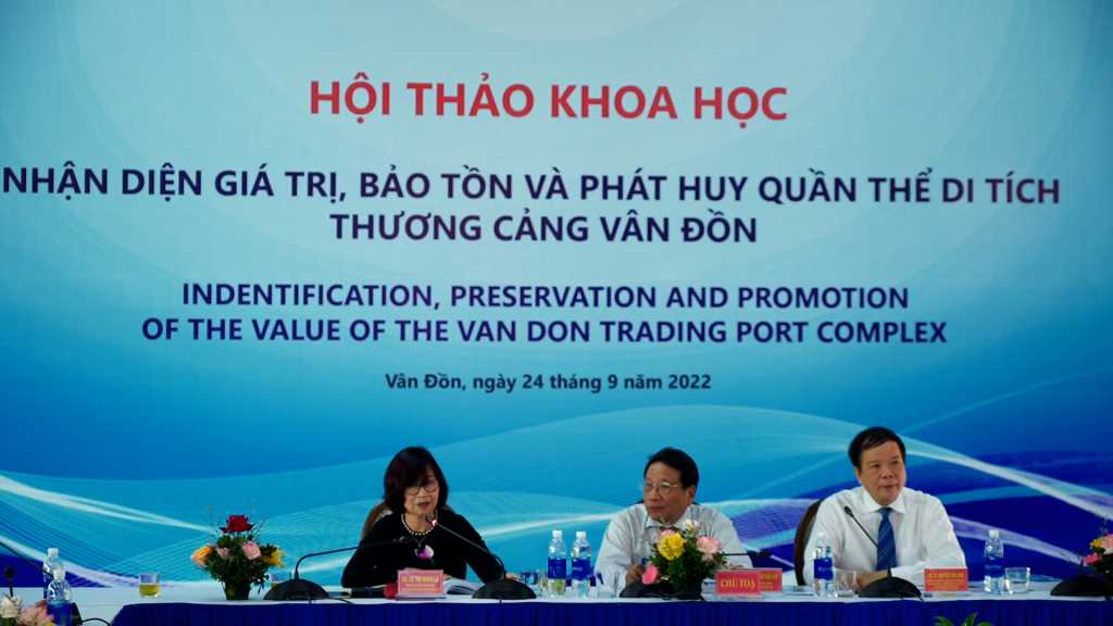 Hội thảo khoa học “Nhận diện giá trị, bảo tồn và phát huy quần thể di tích thương cảng Vân Đồn” - Ảnh 3.