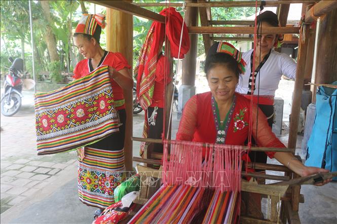 Gắn phục dựng, bảo tồn văn hóa với phát triển du lịch - Ảnh 1.