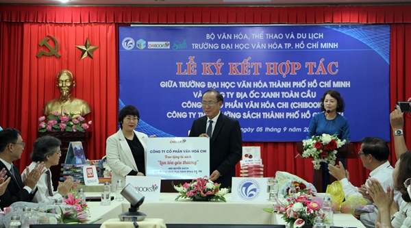 Trường ĐH Văn hóa TP.HCM ký kết hợp tác với các doanh nghiệp trong lĩnh vực xuất bản - Ảnh 2.