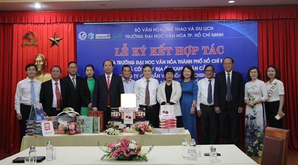 Trường ĐH Văn hóa TP.HCM ký kết hợp tác với các doanh nghiệp trong lĩnh vực xuất bản - Ảnh 3.