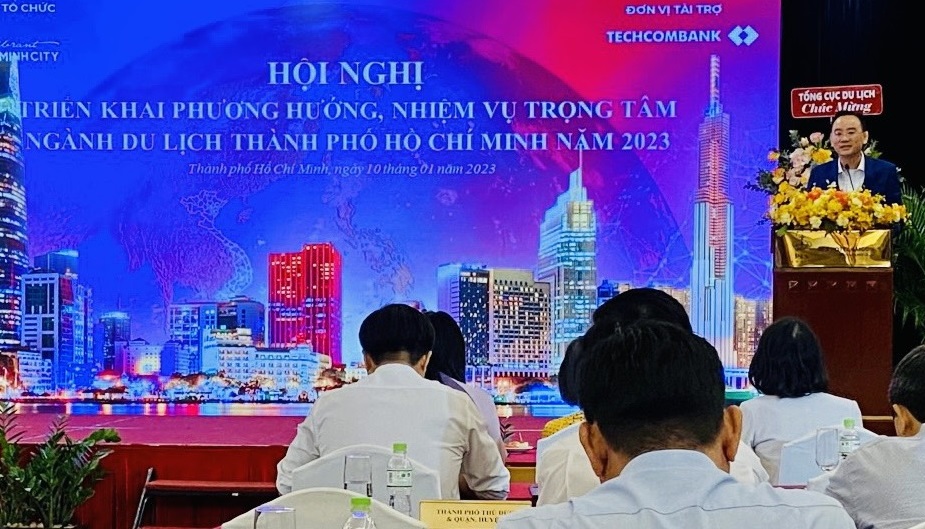 Hội nghị triển khai phương hướng nhiệm vụ trọng tâm ngành du lịch TP Hồ Chí Minh năm 2023  - Ảnh 1.