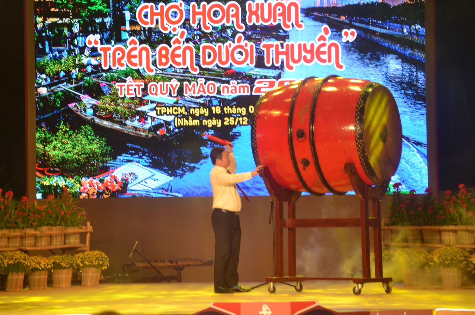 TP Hồ Chí Minh: Khai mạc Hội hoa Xuân Tao Đàn và chợ hoa Xuân 'Trên bến dưới thuyền' - Ảnh 1.