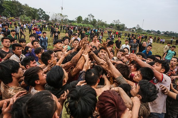 Tăng cường các biện pháp ngăn chặn tiêu cực, lợi dụng lễ hội để thu lợi bất chính - Ảnh 2.