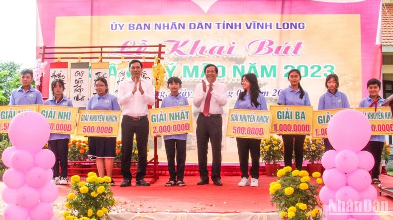 Vĩnh Long tổ chức Lễ khai bút Xuân Quý Mão 2023 - Ảnh 1.