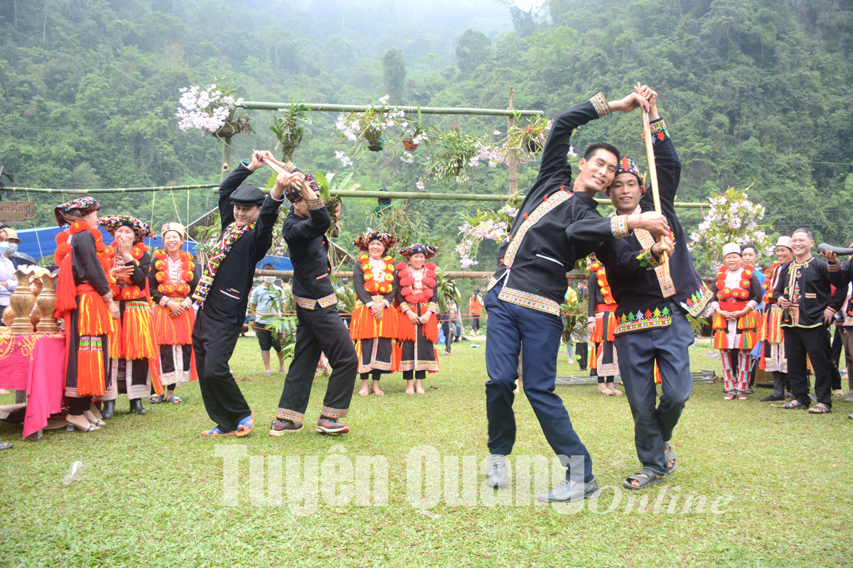 Tuyên Quang: Du xuân vùng cao - Ảnh 2.