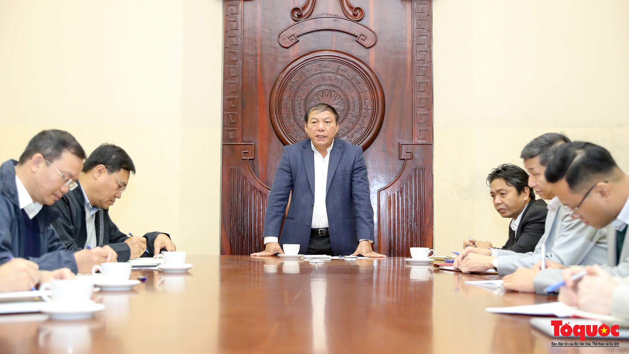 Chỉ đạo &quot;nóng&quot; của Bộ trưởng Nguyễn Văn Hùng về xử lý tồn đọng tại Sân vận động Quốc gia Mỹ Đình - Ảnh 1.