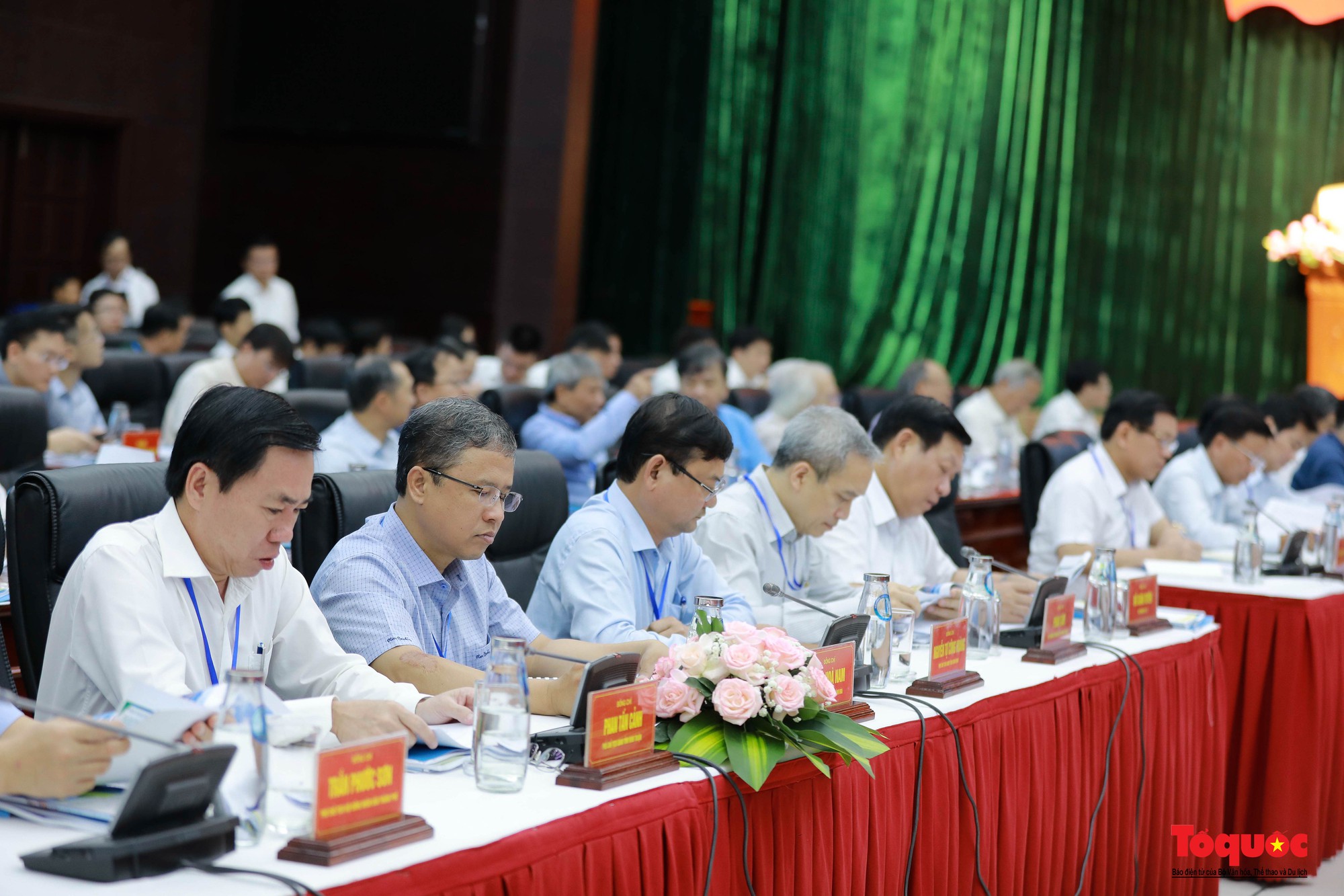 Bộ trưởng Bộ VHTTDL Nguyễn Văn Hùng: Quy hoạch vùng phải chú trọng phát triển du lịch văn hóa - Ảnh 3.