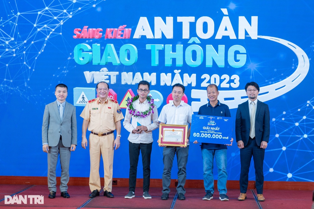 Đơn vị của Bộ VHTTDL đạt giải nhất cuộc thi “Sáng kiến An toàn giao thông 2023”  - Ảnh 1.