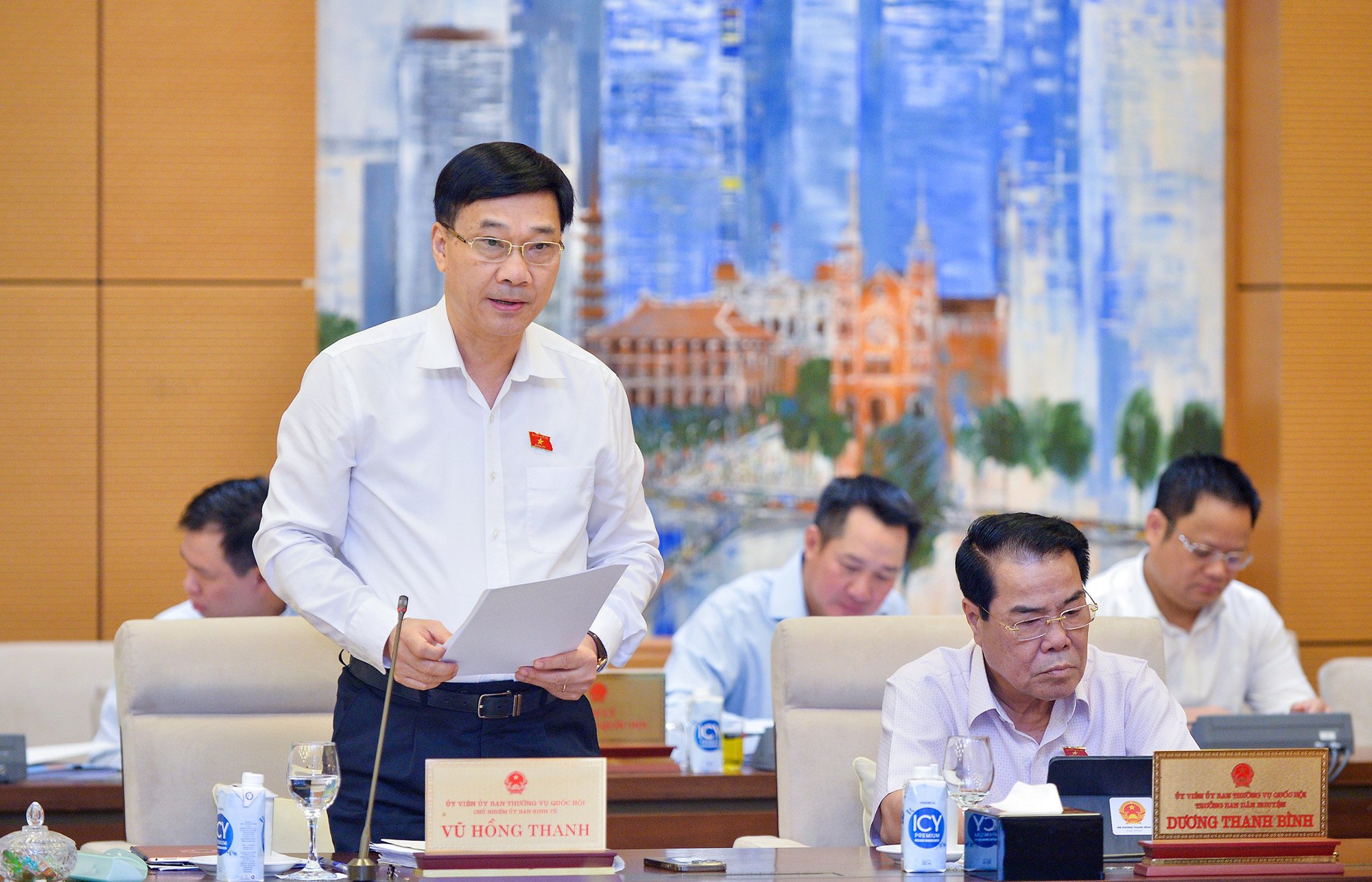 Quốc hội đề nghị Chính phủ khẩn trương trình Chương trình MTQG về chấn hưng và phát triển văn hóa, xây dựng con người Việt Nam - Ảnh 1.