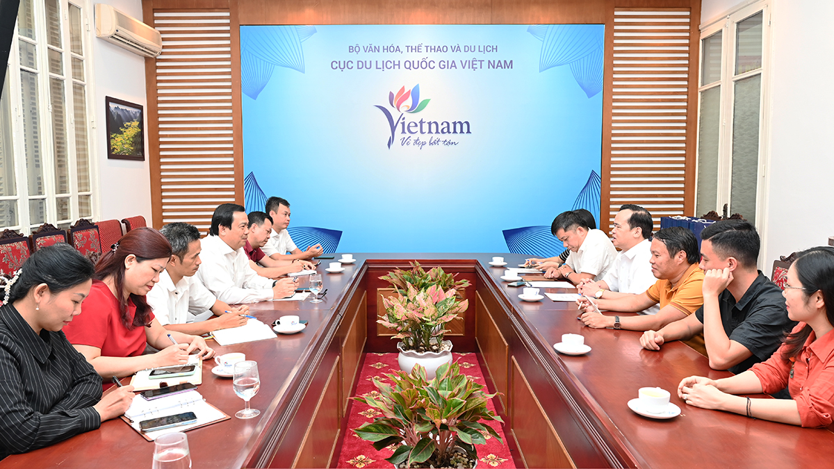 Cục trưởng Nguyễn Trùng Khánh: Nghệ An cần đẩy mạnh xúc tiến quảng bá, thu hút đầu tư để phát triển du lịch tương xứng với tiềm năng - Ảnh 1.