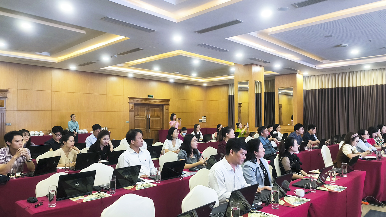 Cục Du lịch Quốc gia Việt Nam tập huấn nghiệp vụ thẩm định cấp giấy phép kinh doanh dịch vụ lữ hành và cấp thẻ hướng dẫn viên du lịch - Ảnh 6.