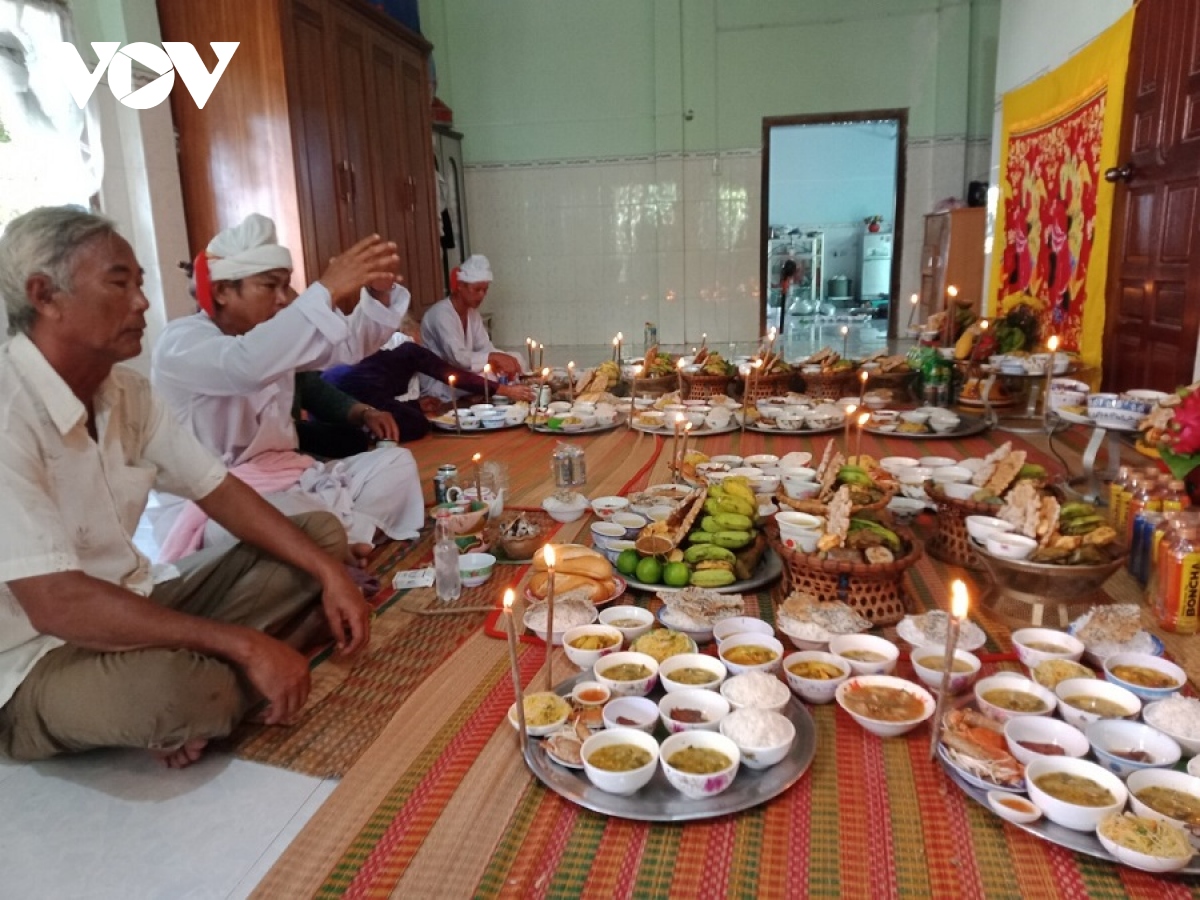 Bình Thuận bảo tồn và phát huy Lễ hội Katê của người Chăm để phát triển du lịch - Ảnh 3.